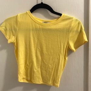 CROPPED YELLOW SHIRT